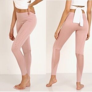 NWT VARLEY $110 Becky Tight Leggings in “Pama” light pink color